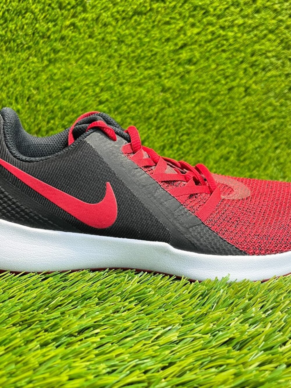 Nike Varsity Compete TR Mens Size 6W Red Black Athletic Running Shoes Sneakers